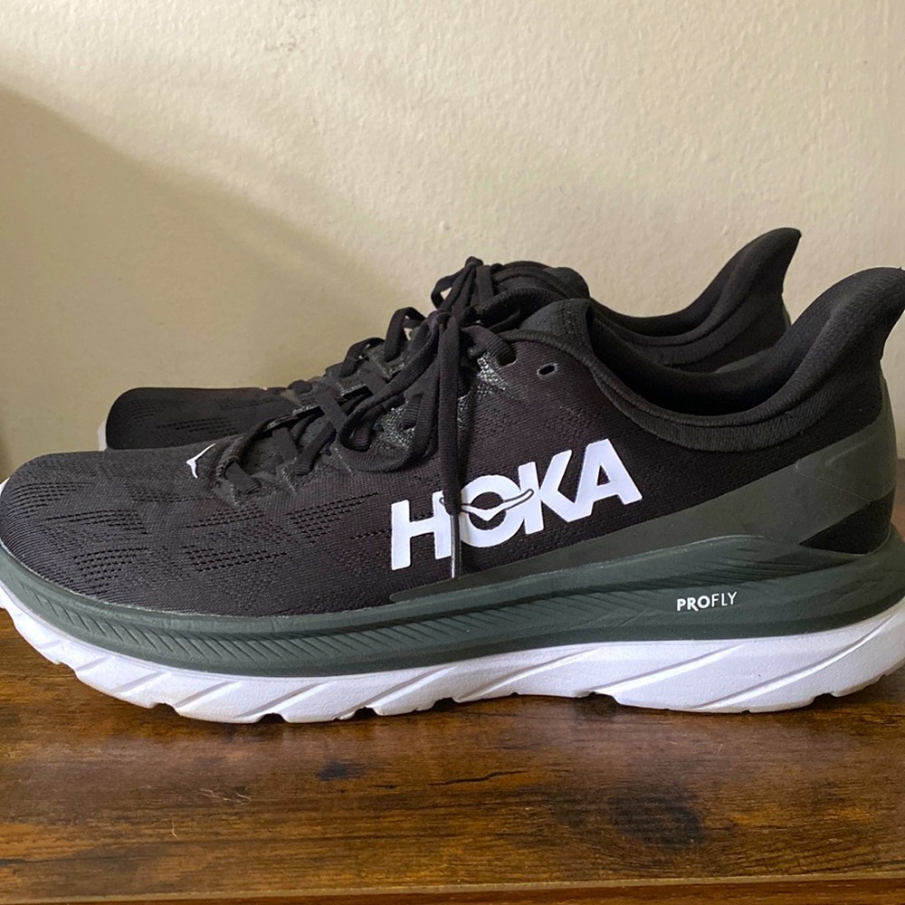 HOKA Mach 4